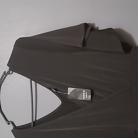 NWT Torrid 2x Tiered Wrap Dress - Picture 3 of 4